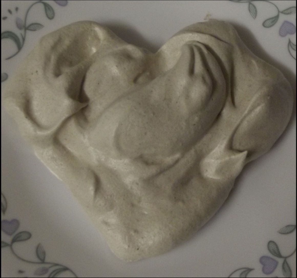 heart meringue